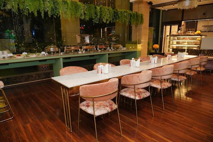 The Galgotias Hotel Gurugram Gurgaon Buitenkant foto
